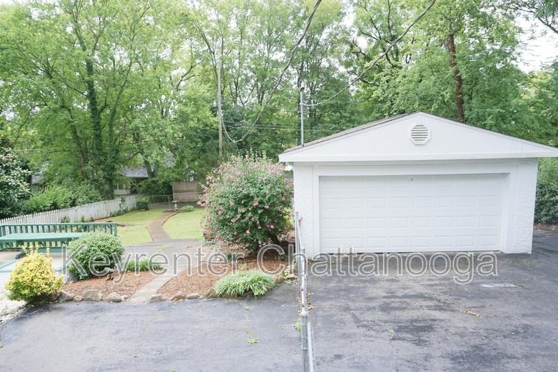 104 Belvoir Avenue - Photo 4 of 26