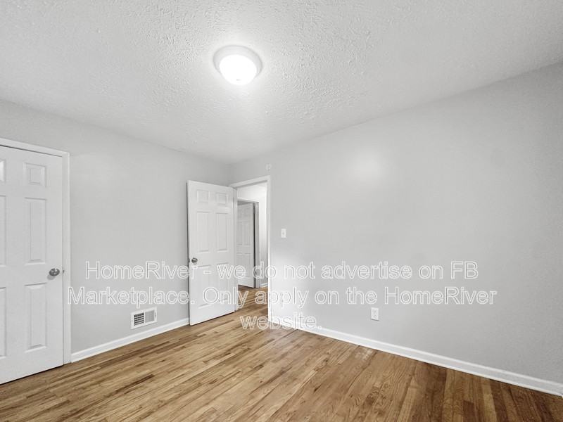 1114 Pine Mountain Dr - Photo 3 of 19