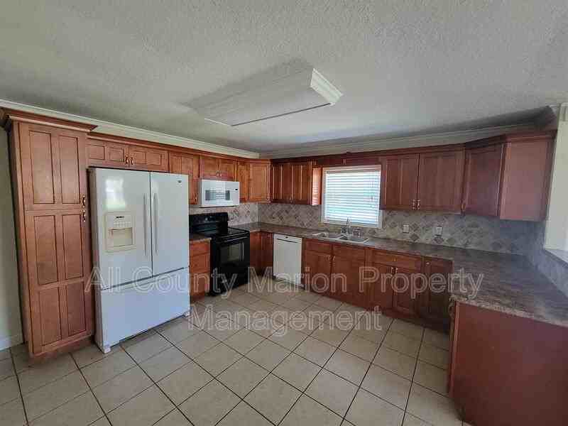 6027 Se Cypress Rd - Photo 4 of 11