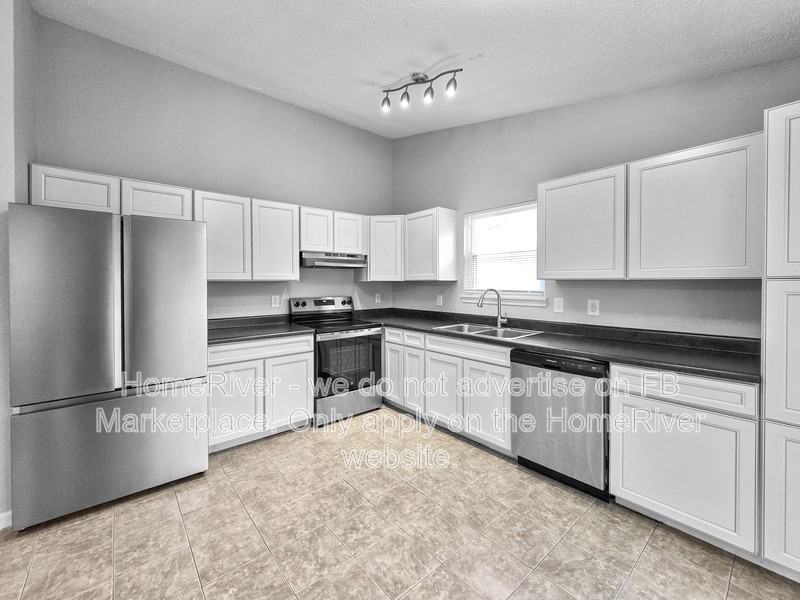 107 Camelia Ct - Photo 5 of 19