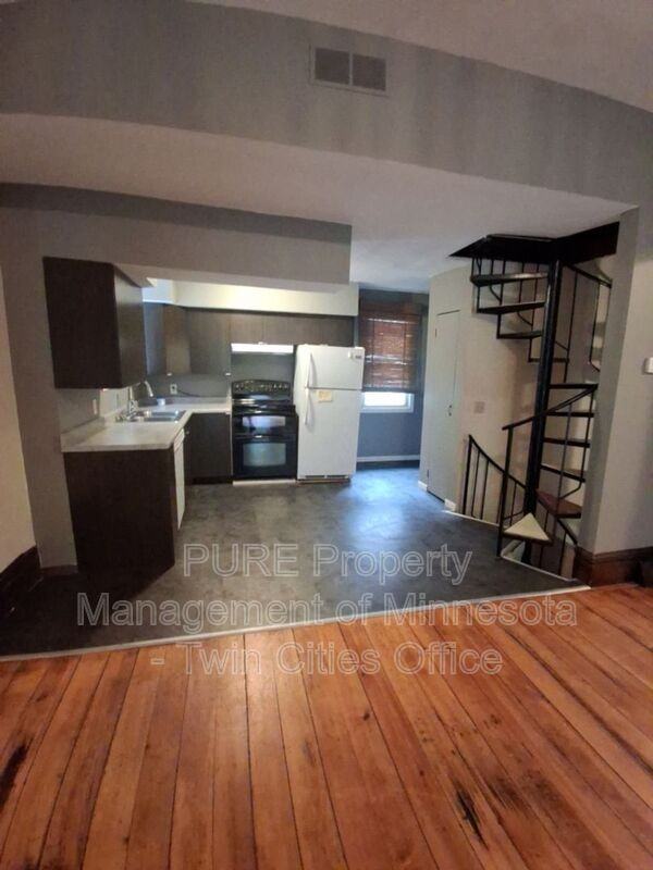 518 3rd St N #1 - Photo 3 of 16