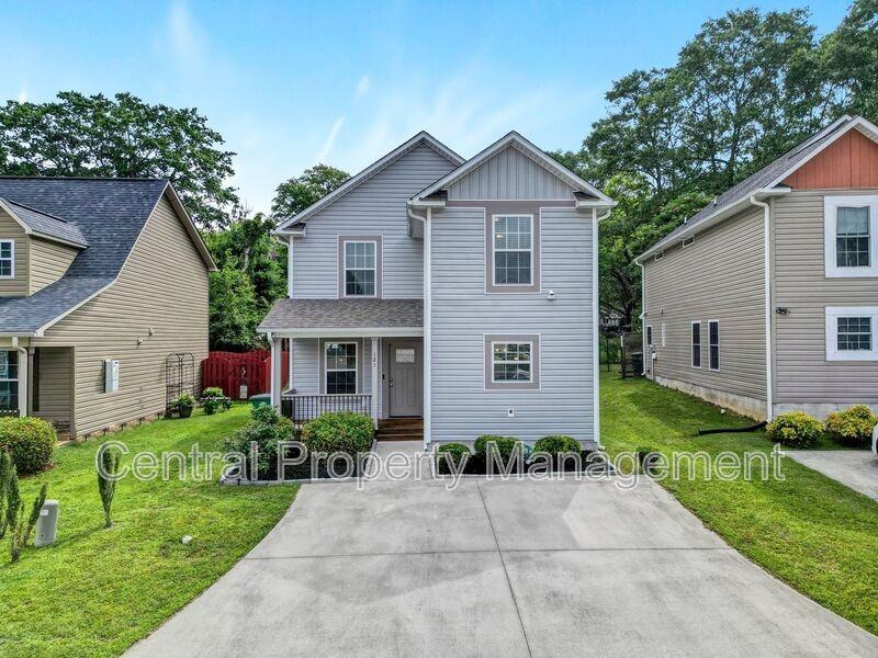 121 Crown Ct - Photo 2 of 50