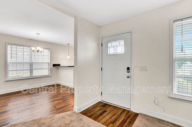 121 Crown Ct - Photo 6 of 50