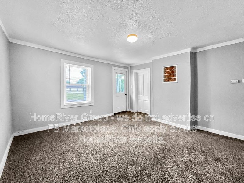 2304 Walnut St - Photo 2 of 19