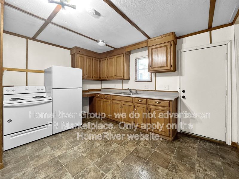 2304 Walnut St - Photo 3 of 19