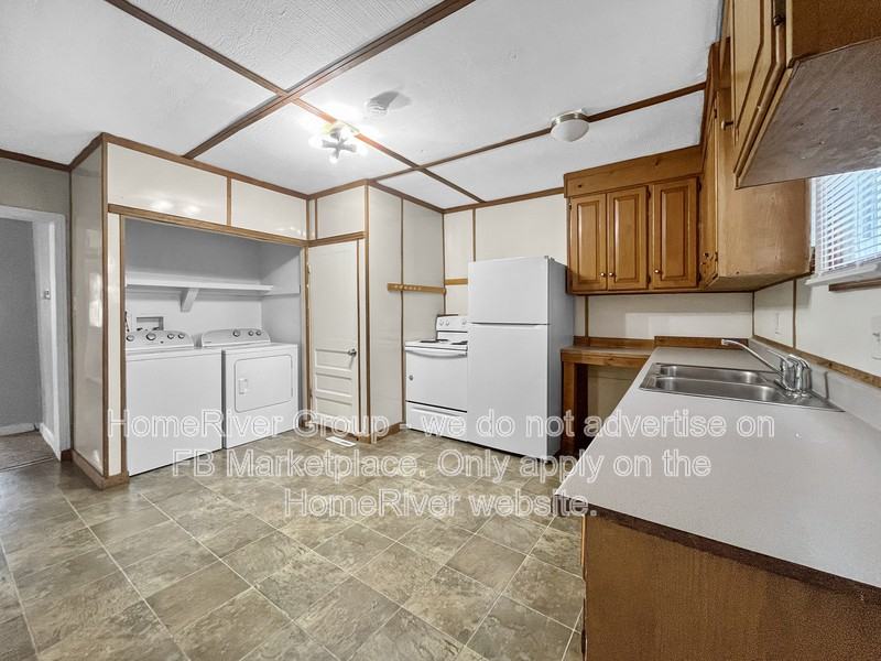 2304 Walnut St - Photo 4 of 19