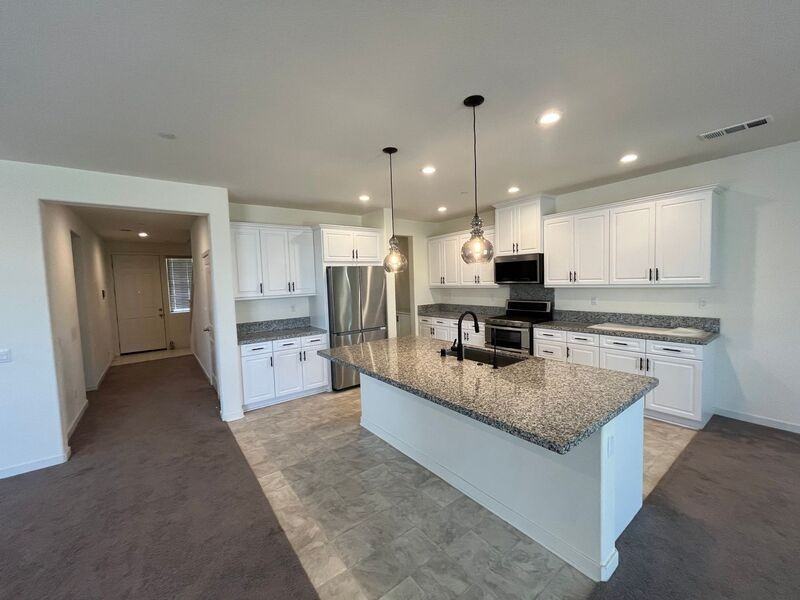 31053 Catania Cir - Photo 7 of 32
