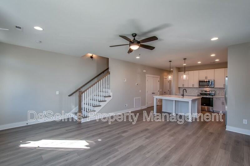 2061 Oakwood Avenue - Photo 2 of 30