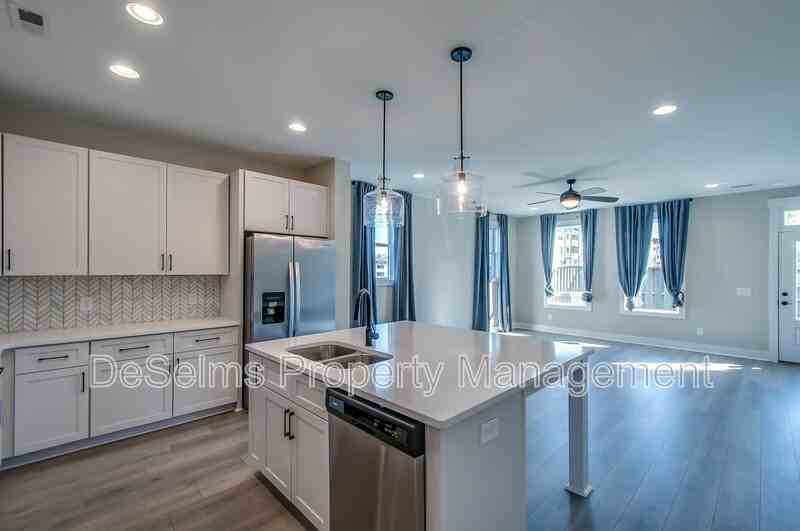 2061 Oakwood Avenue - Photo 6 of 30