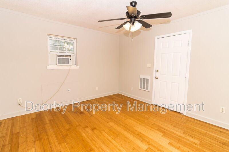 5345 Lazard St #B - Photo 3 of 9