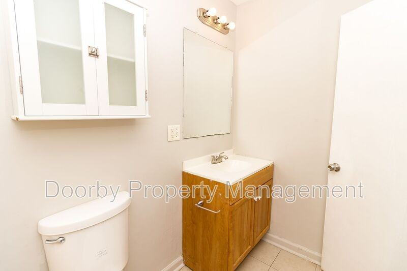 5345 Lazard St #B - Photo 6 of 9