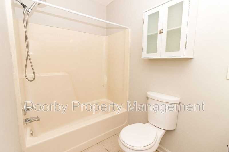 5345 Lazard St #B - Photo 7 of 9
