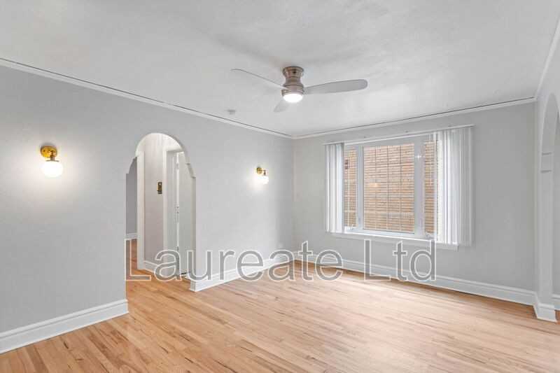 1050 N Pearl St #304 - Photo 3 of 29