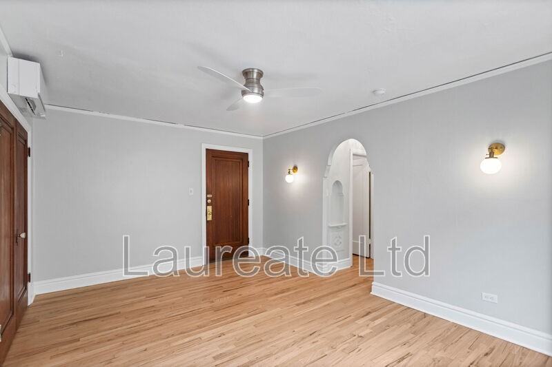 1050 N Pearl St #304 - Photo 5 of 29