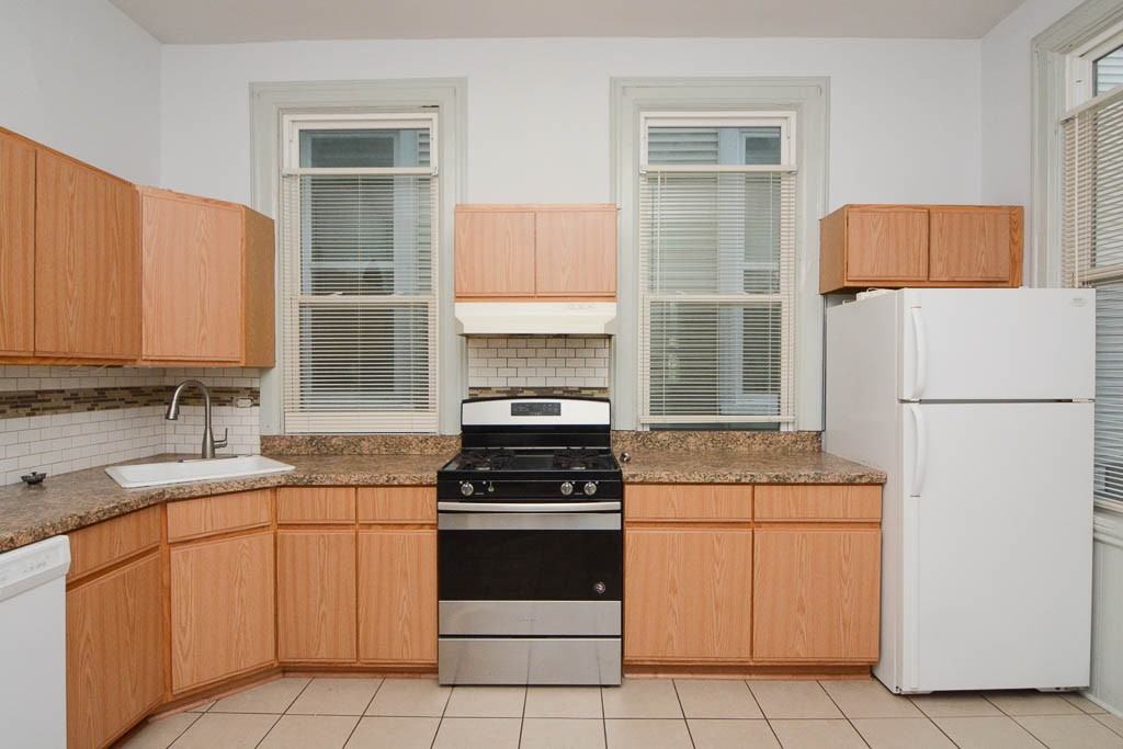 3224 N Racine Ave #1 - Photo 2 of 21