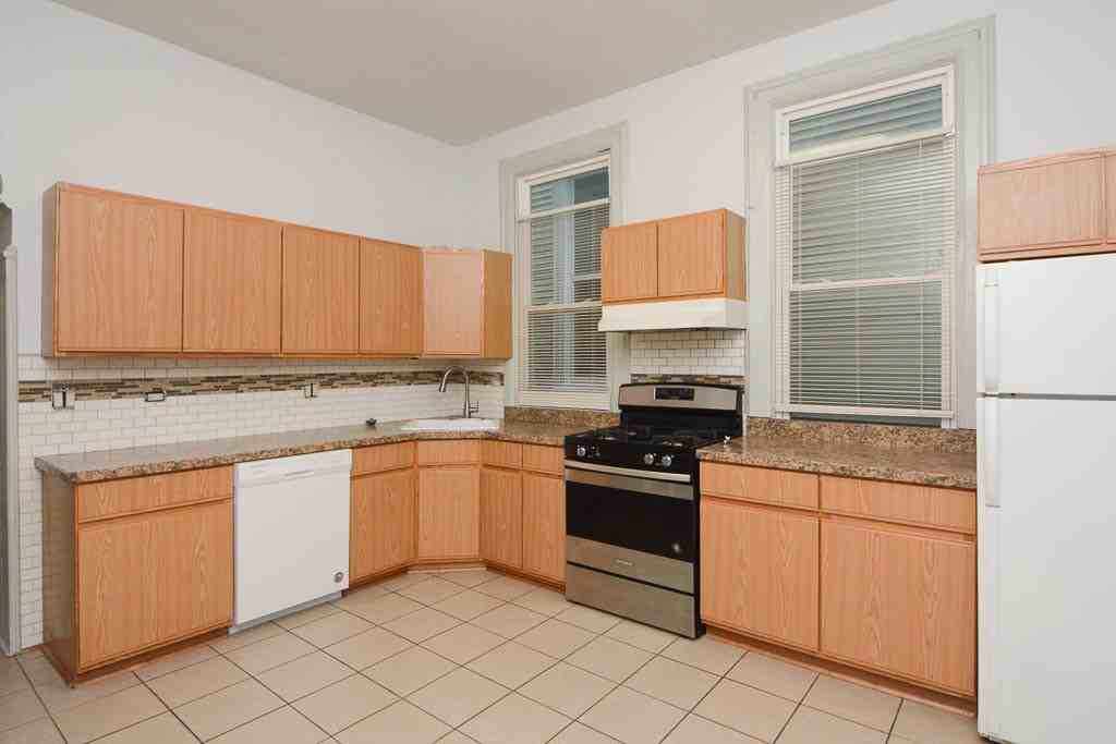 3224 N Racine Ave #1 - Photo 3 of 21