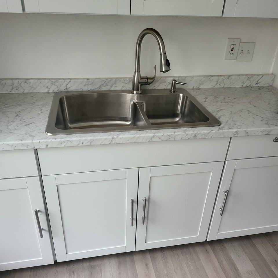 845 Royal Rd - Photo 2 of 8