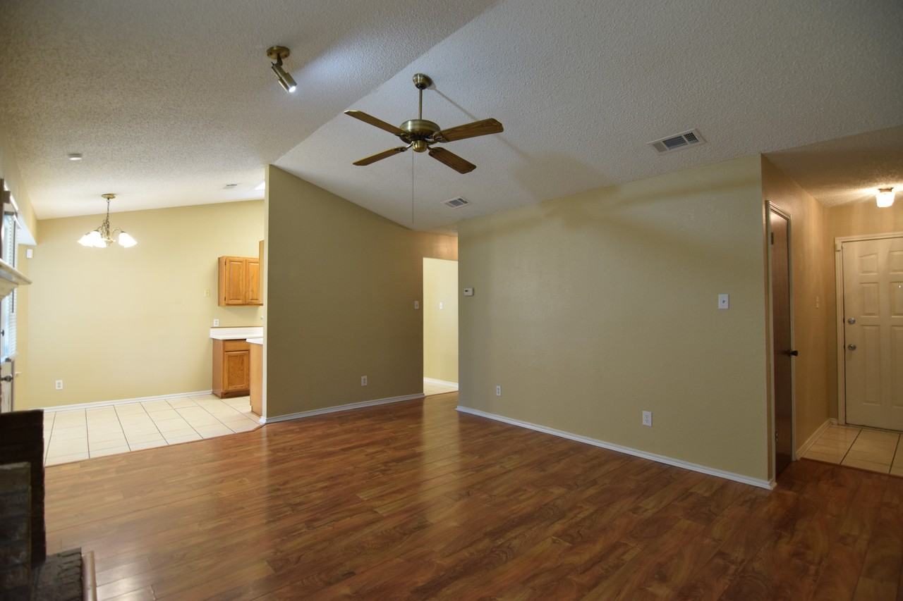 2502 Savage Dr - Photo 6 of 20