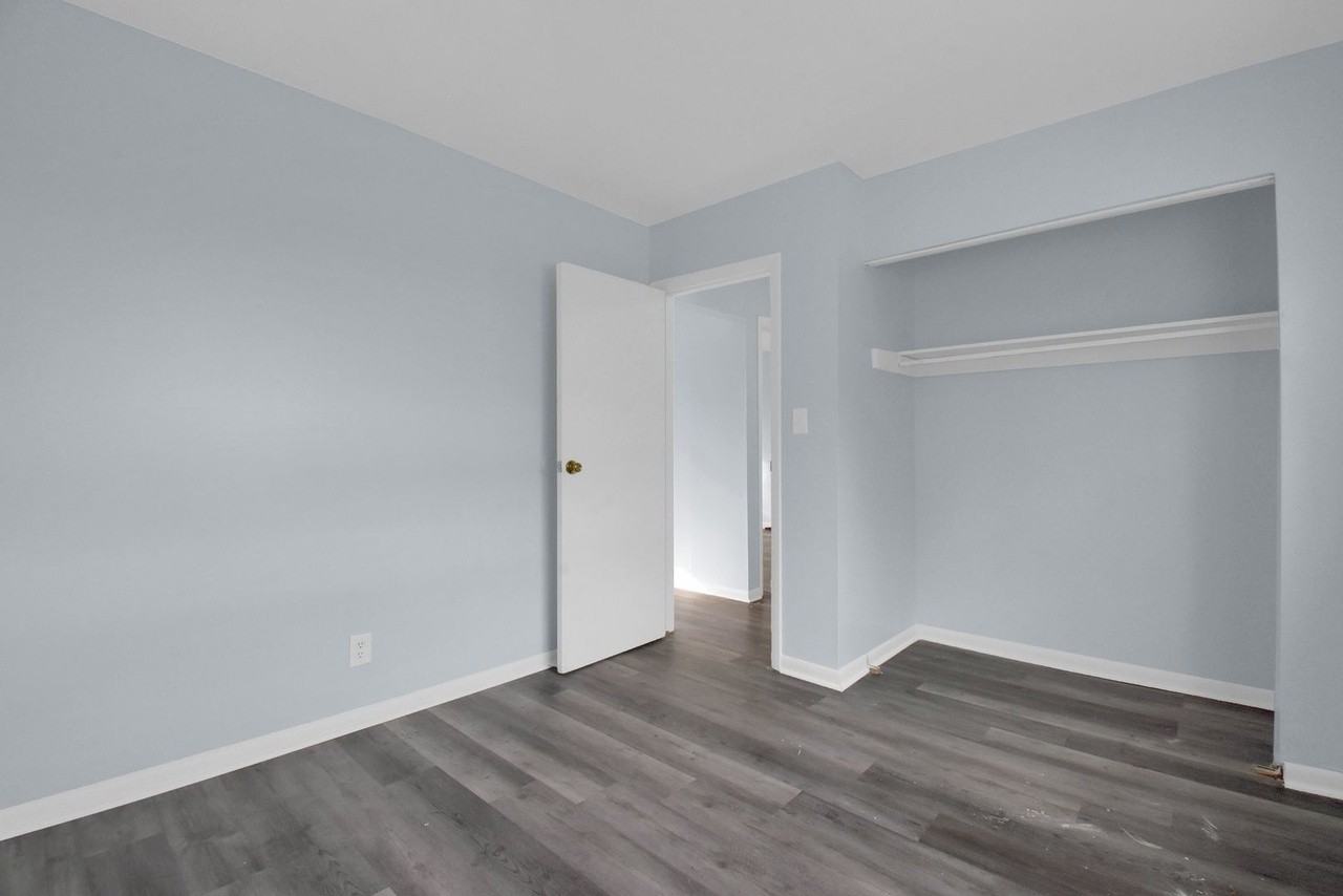 849-855 Wellington Blvd - Photo 2 of 16