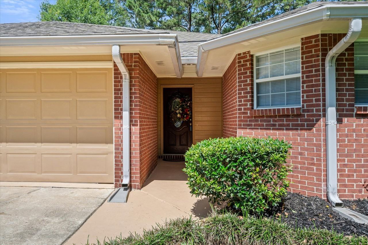 363 Delta Dr W - Photo 3 of 24