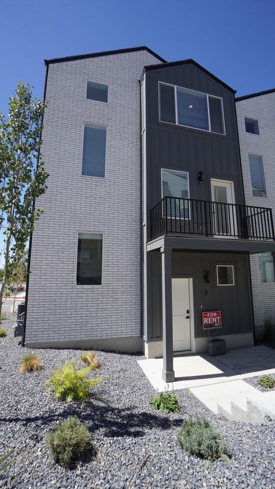 2925 S Highwayste #7 - Photo 2 of 24