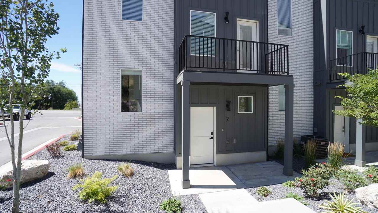 2925 S Highwayste #7 - Photo 6 of 24