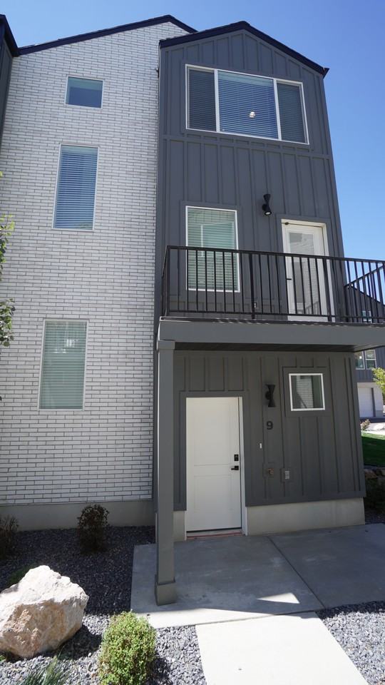 2925 S Highwayste #9 - Photo 3 of 26