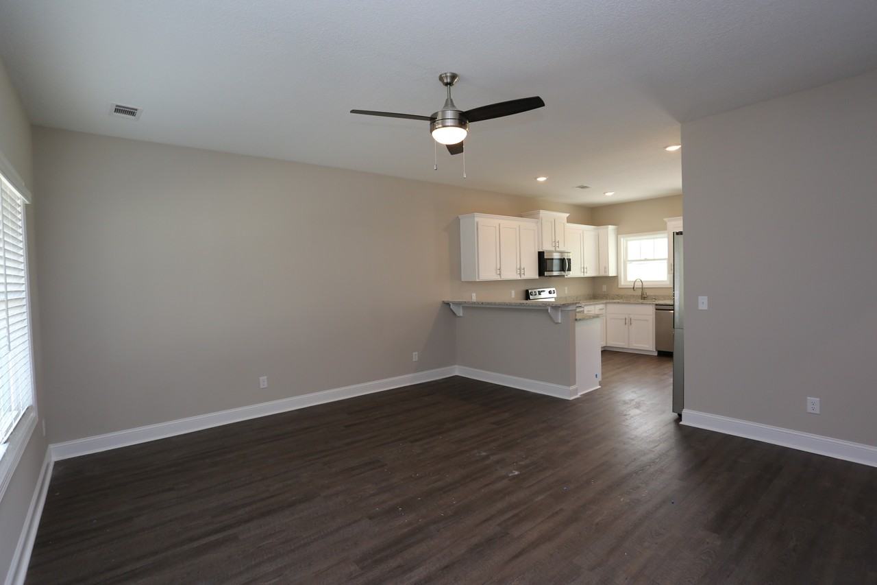 121 Avalon Trce - Photo 3 of 17