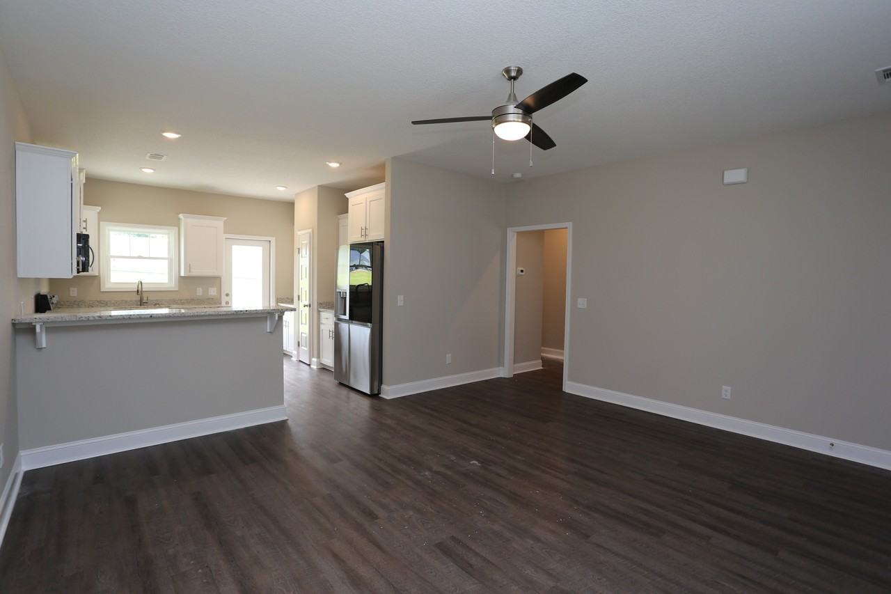 121 Avalon Trce - Photo 4 of 17