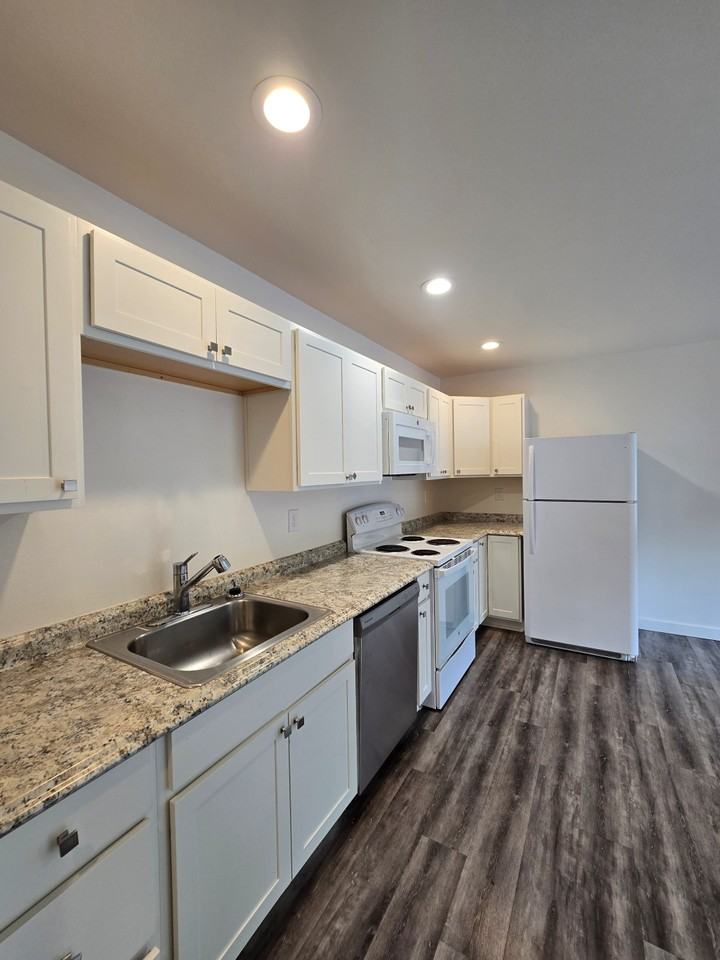 170 Sw Strawberry Ln - Photo 3 of 11