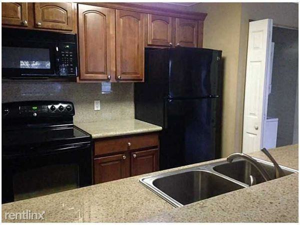 10677 NW 45th St - Photo 3 of 7
