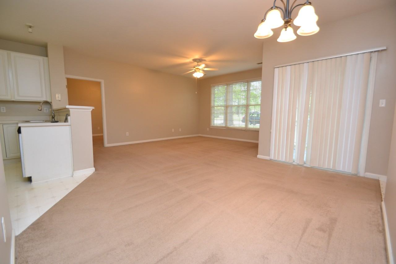 2614 Kudrow Ln - Photo 3 of 30