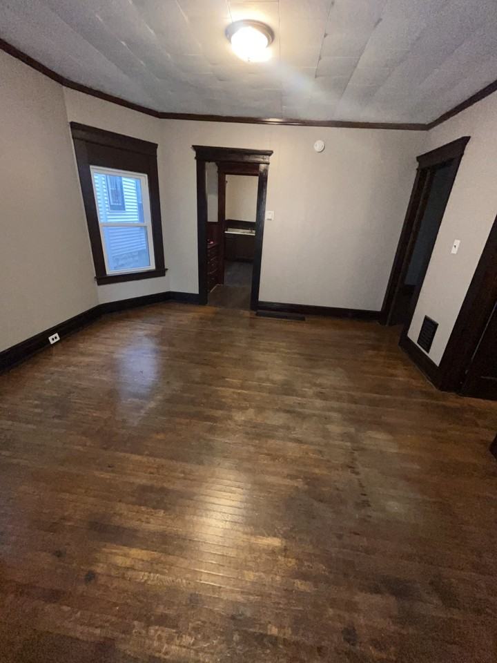 457 Dodge St - Photo 3 of 10