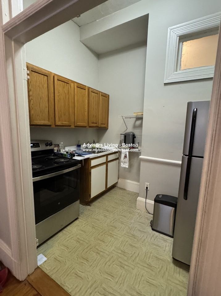 Sewall Ave #108 - Photo 2 of 9