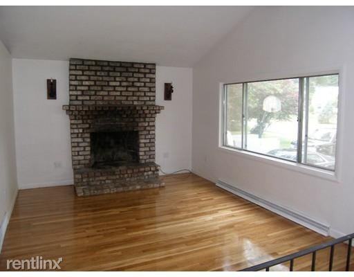 15 Blackmer Rd - Photo 2 of 10