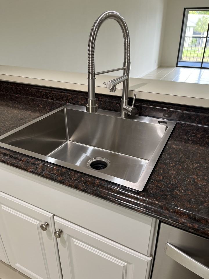 801 Sabal Ridge Cir #F - Photo 3 of 34