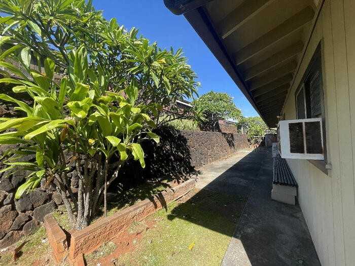 98-1726 Halakea St #98-1726 - Photo 2 of 5