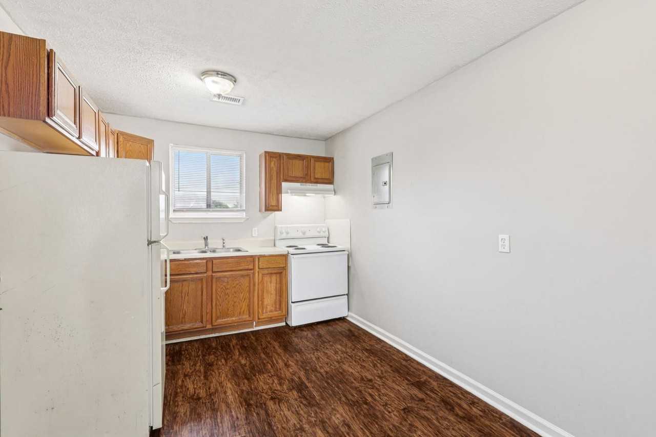 The Flats at 1200 - Photo 6 of 44