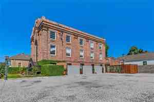 featured image of 709 Jackson Ave Apt 104