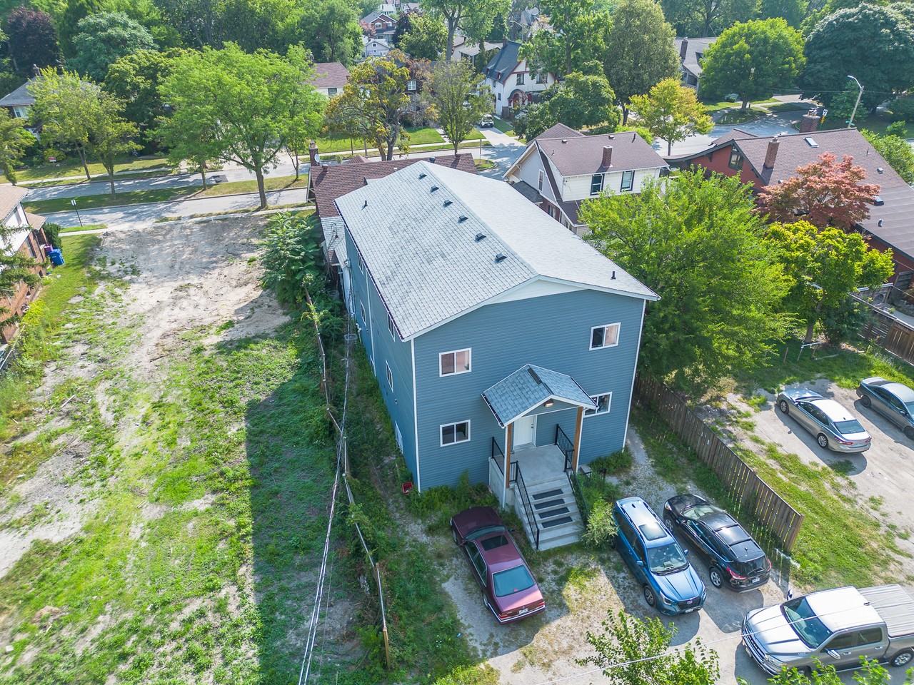 385 Askin Avenue - Photo 2 of 37