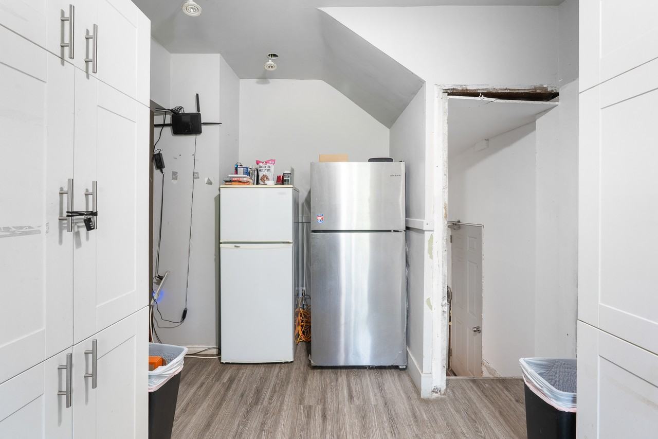 385 Askin Avenue - Photo 4 of 37