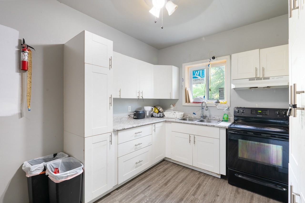 385 Askin Avenue - Photo 5 of 37