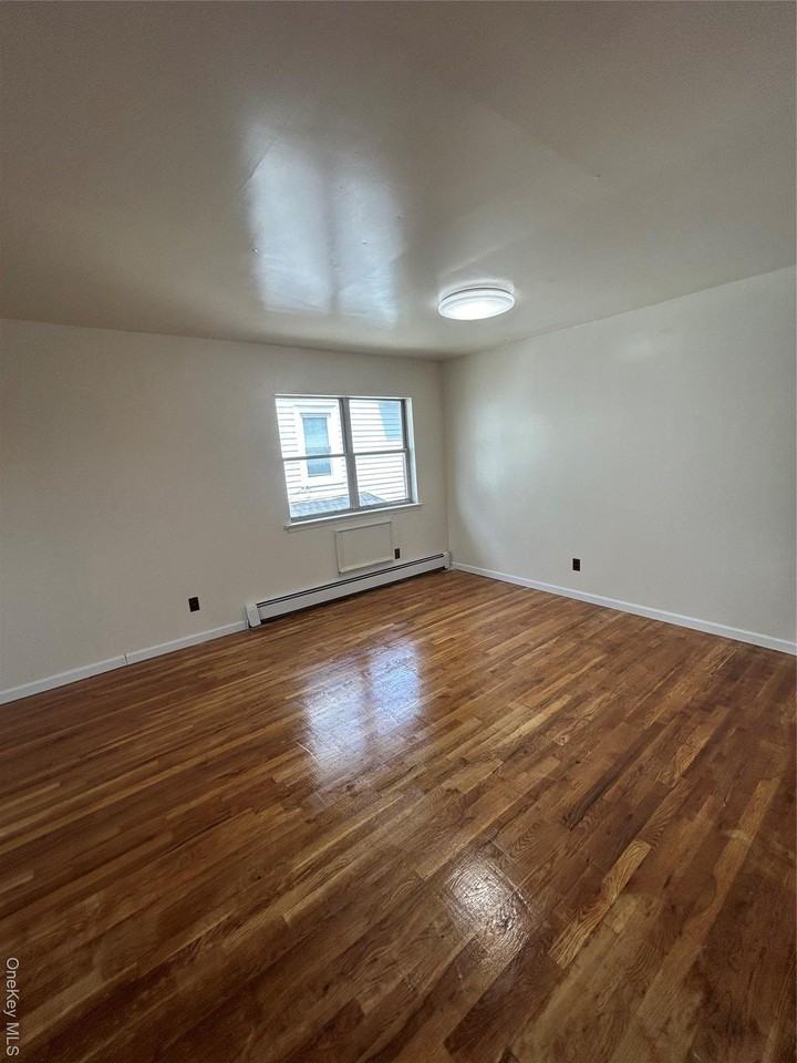 10045 221st St - Photo 3 of 4