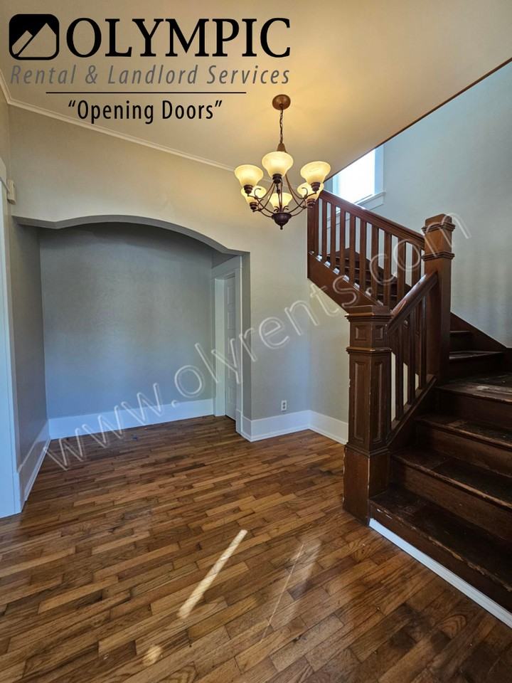 1009 State Ave Ne - Photo 3 of 26