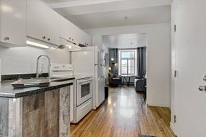 featured image of 131 Rue Sainte-Anne #8