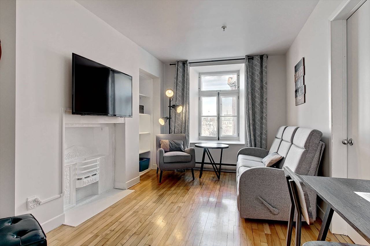 131 Rue Sainte-Anne #8 — photo 2