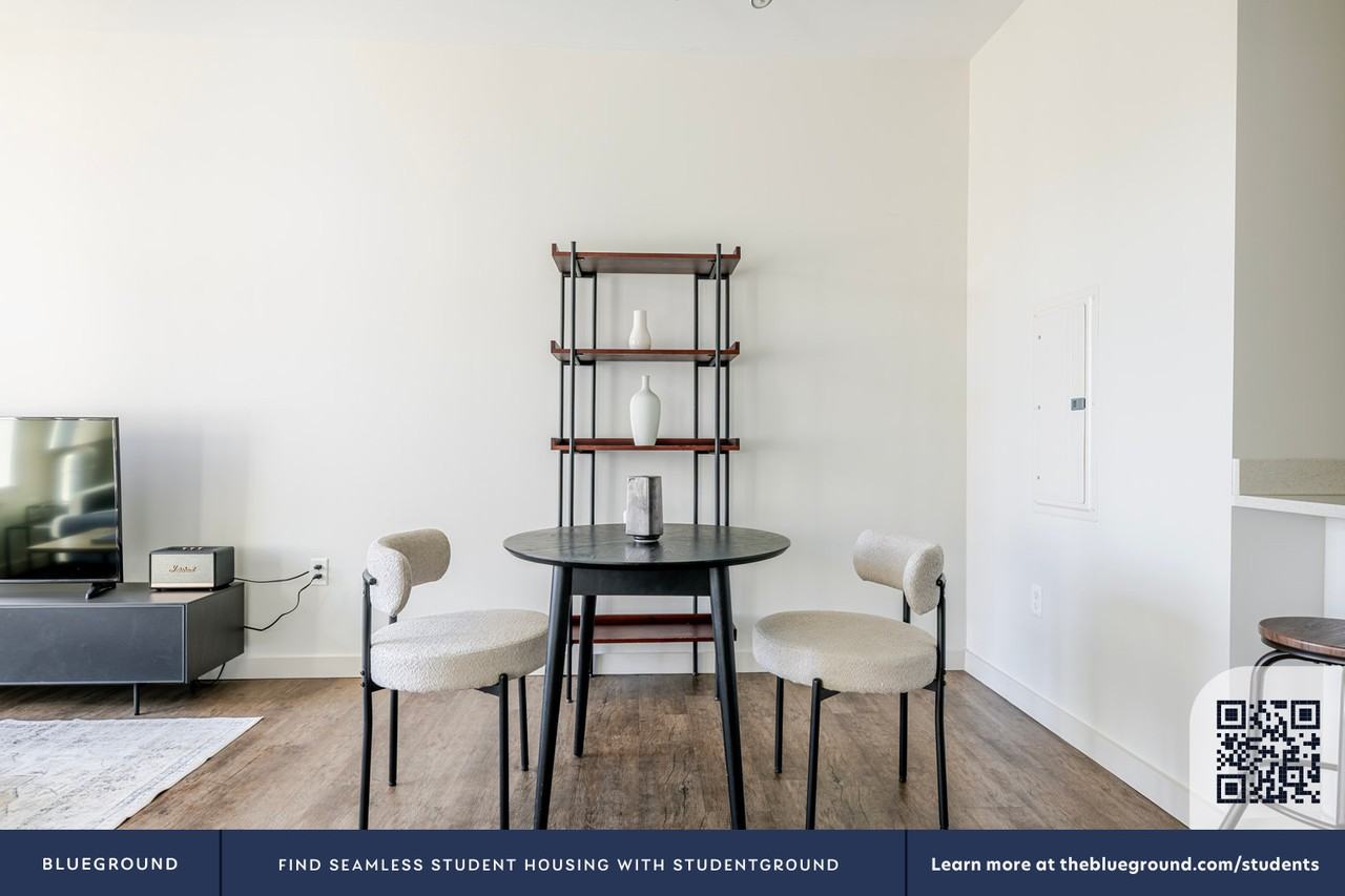 240 Sidney Street - Photo 7 of 30