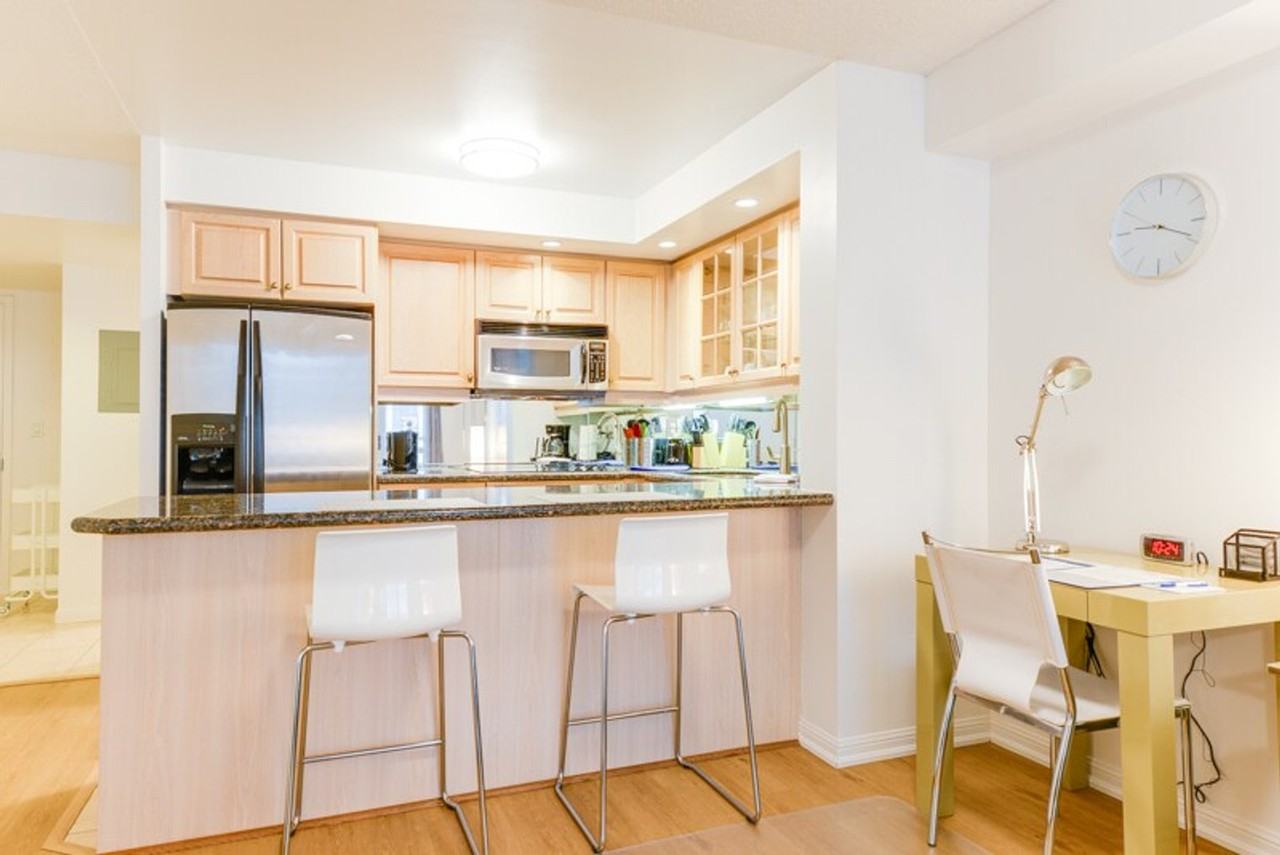 250 University Ave #1034864P - Photo 4 of 16