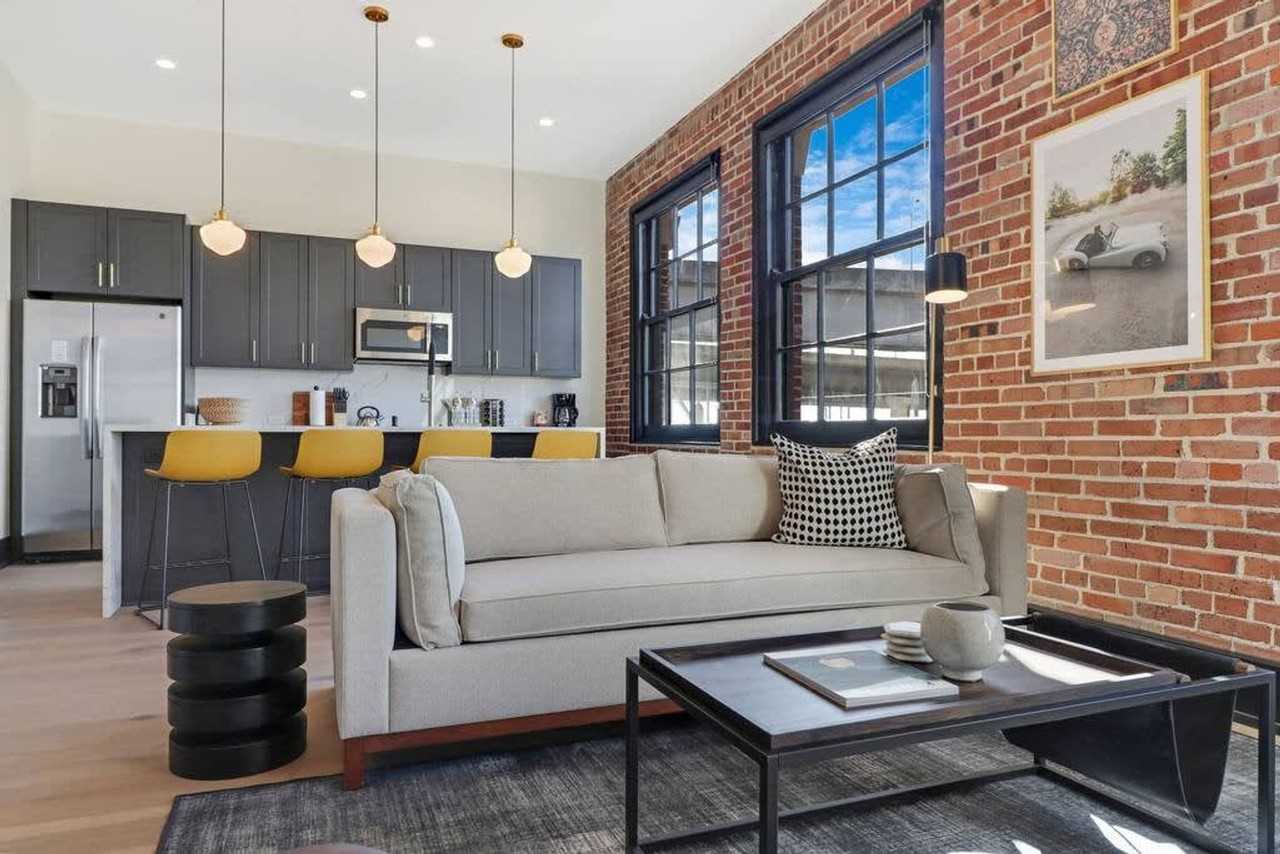 1148 South Peters Street - Photo 6 of 46