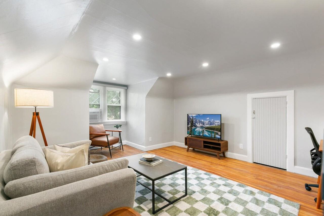 2619 East 12th Avenue - Photo 3 of 25